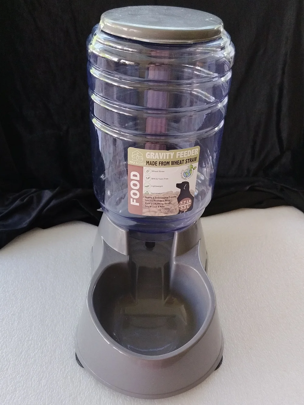 3.5-liter gravity pet food feeder